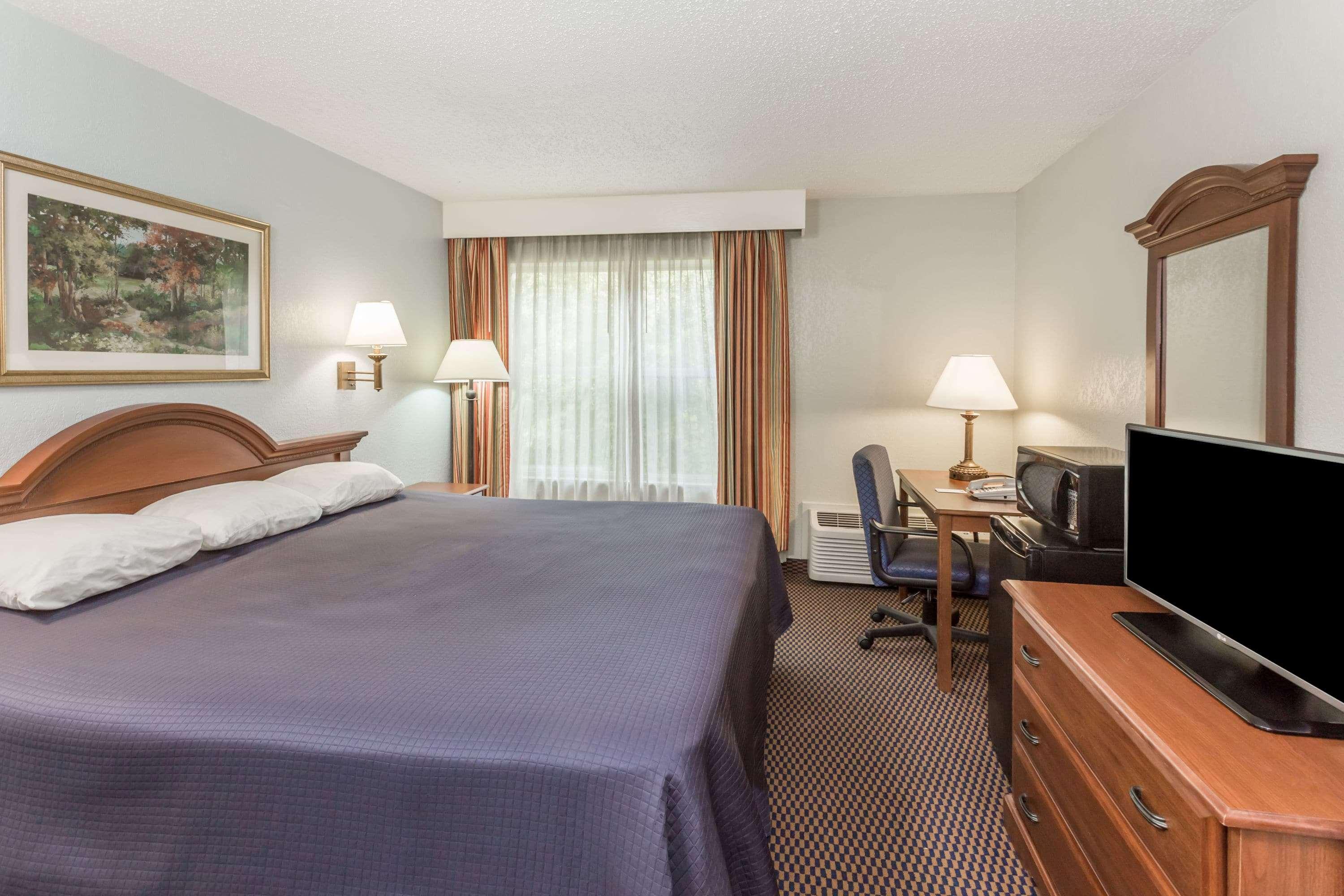 Baymont By Wyndham Lake Park Valdosta I75 Exterior photo