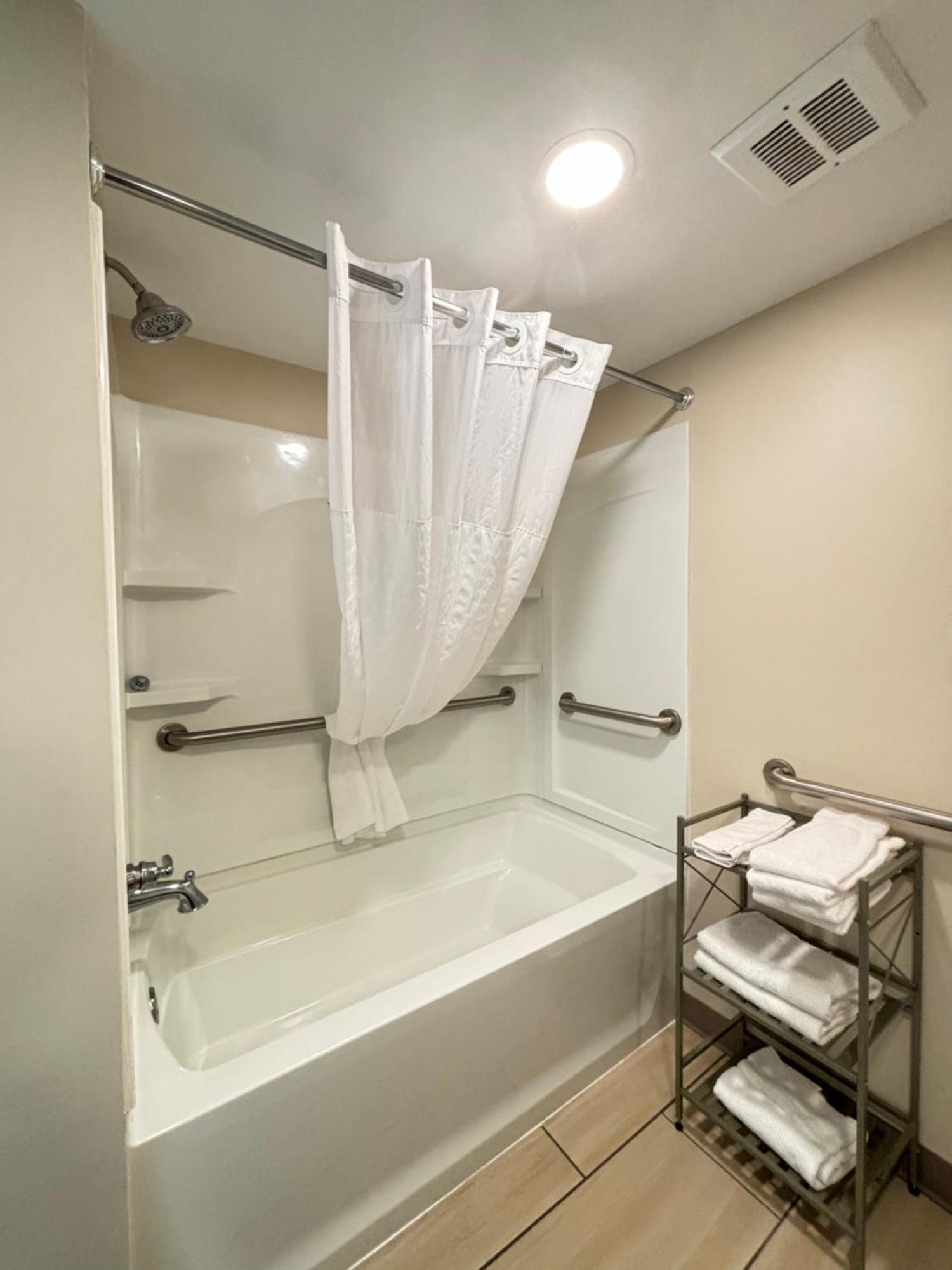 Baymont By Wyndham Lake Park Valdosta I75 Exterior photo